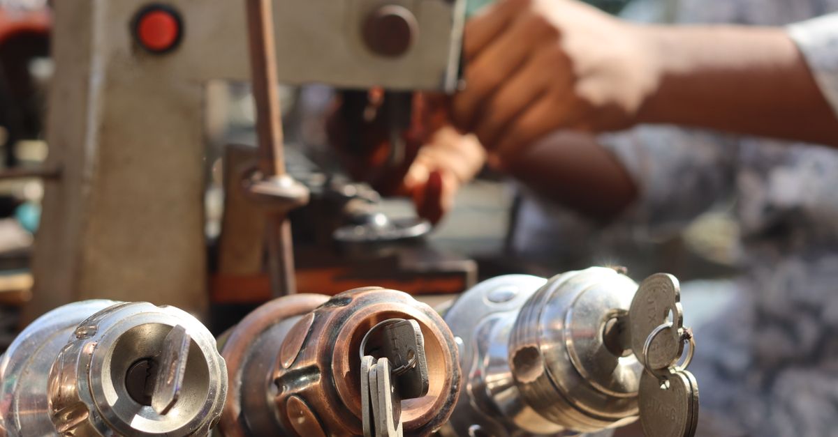 What Does a Replacement Car Key Cost in Walden, NY? — Walden Locksmith